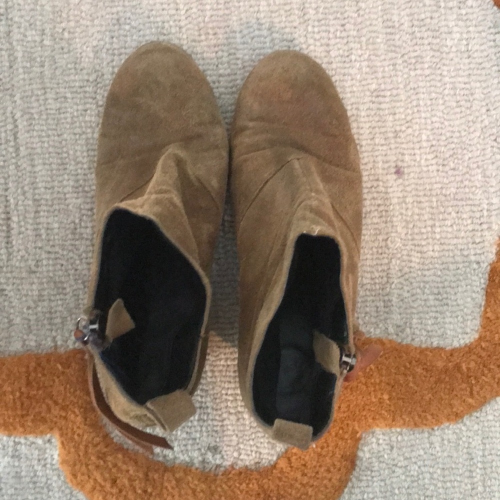 Dolce vita chunk heel booties